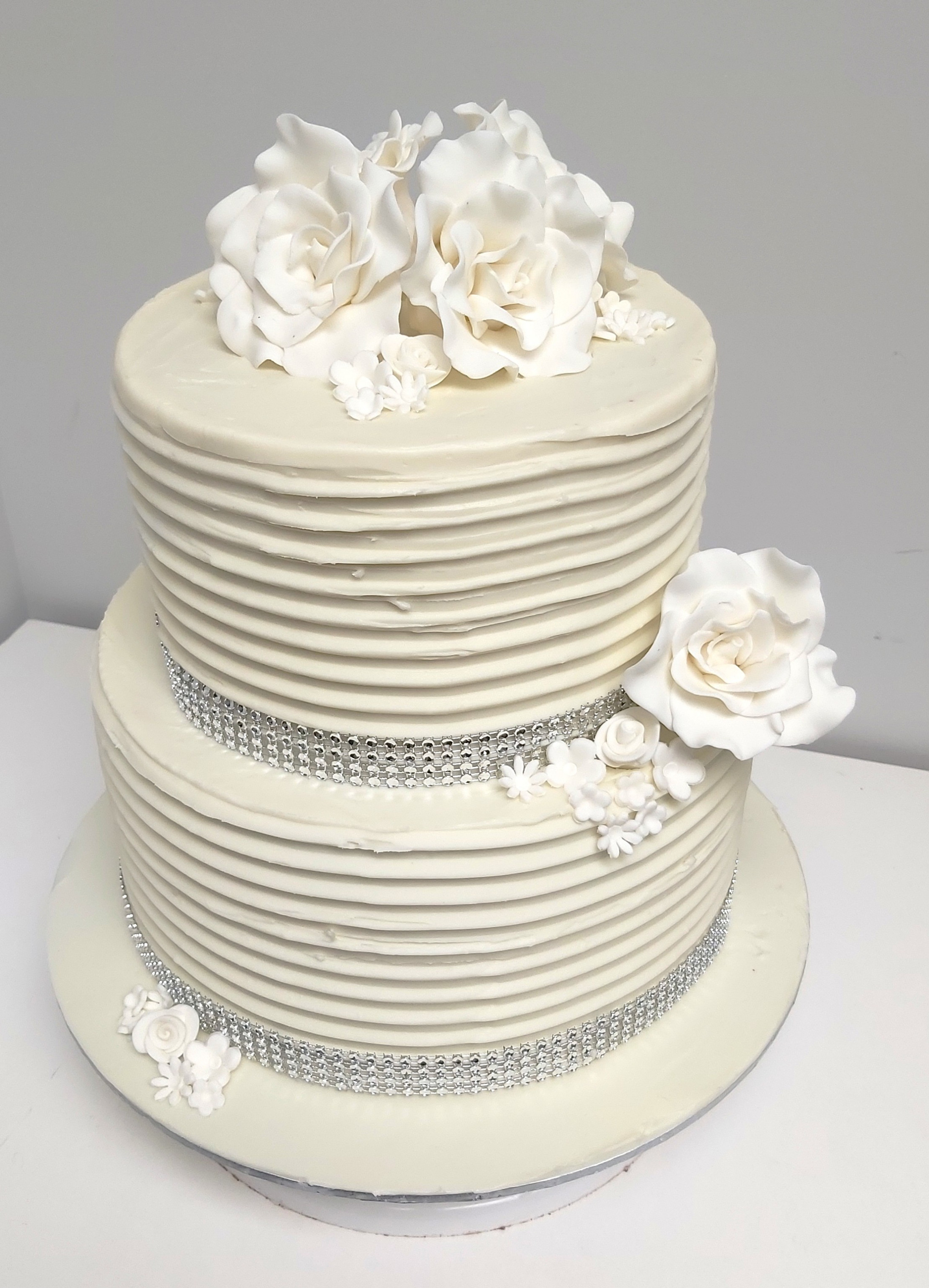 Cake Decorating - Create Icing Roses and Decorate a 2 Tier Wedding/Birthday Cake
